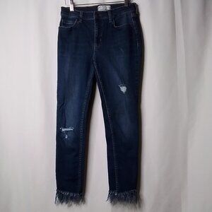 FREE PEOPLE GREAT HEIGHTS DISTRESSED DARK WASH FRAYED SKINNY JEANS SIZE 27